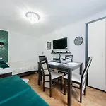 Unitapartments Rondo Onz 3-pokojowe W Centrum Warszawy 1-8 Osob Parking Metro Wifi Winda شقة وارسو