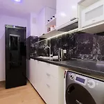 Unitapartments Rondo Onz 3-pokojowe W Centrum Warszawy 1-8 Osob Parking Metro Wifi Winda شقة وارسو