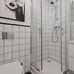 Unitapartments Rondo Onz 3-pokojowe W Centrum Warszawy 1-8 Osob Parking Metro Wifi Winda شقة