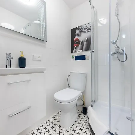 Unitapartments Rondo Onz 3-pokojowe W Centrum Warszawy 1-8 Osob Parking Metro Wifi Winda Appartement