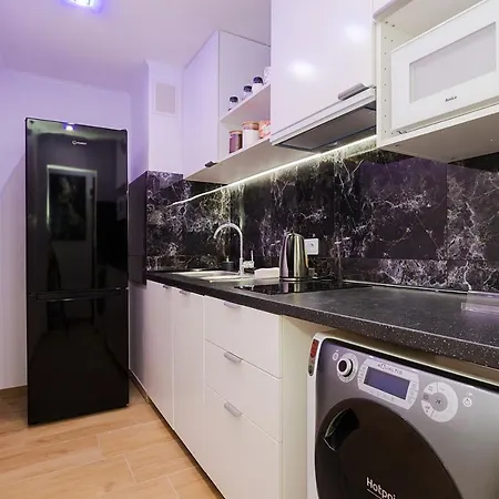 Unitapartments Rondo Onz 3-pokojowe W Centrum Warszawy 1-8 Osob Parking Metro Wifi Winda Appartement Warschau