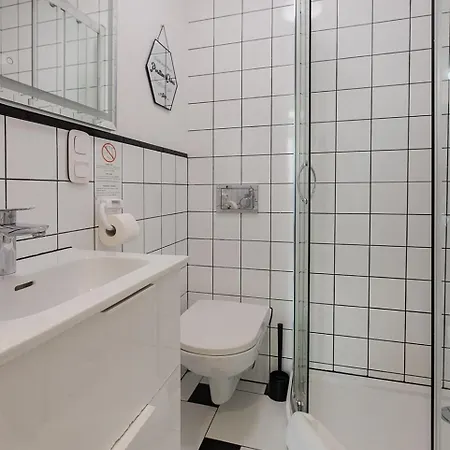 Appartement Unitapartments Rondo Onz 3-pokojowe W Centrum Warszawy 1-8 Osob Parking Metro Wifi Winda