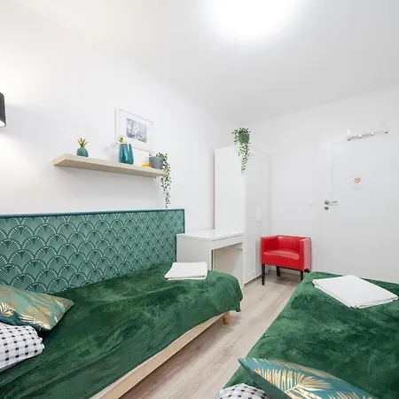 Apartment Unitapartaments Short Rent In By Metro Station Rondo Onz With 3bedrooms 23 Warsaw