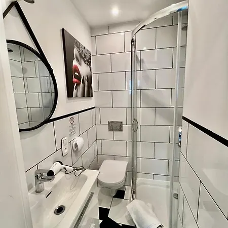 Apartment Unitapartaments Short Rent In By Metro Station Rondo Onz With 3bedrooms 23 *
