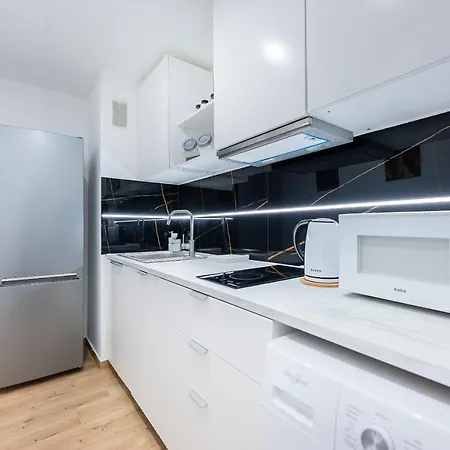 Unitapartments Rondo Onz 3-pokojowe W Centrum Warszawy 1-8 Osob Parking Metro Wifi Winda