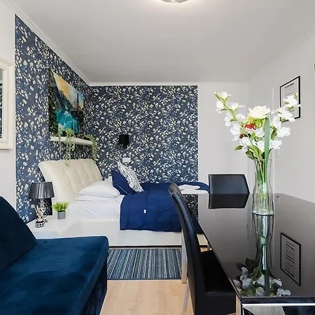 Unitapartaments Short Rent In By Metro Station Rondo Onz With 3bedrooms 23 * Warsaw