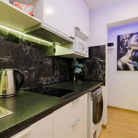 Unitapartments Rondo Onz 3-pokojowe W Centrum Warszawy 1-8 Osob Parking Metro Wifi Winda Lägenhet *