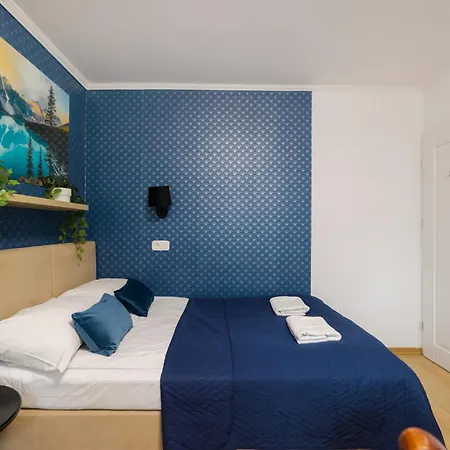 Lägenhet Unitapartments Rondo Onz 3-pokojowe W Centrum Warszawy 1-8 Osob Parking Metro Wifi Winda