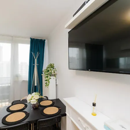 Daire Unitapartments Rondo Onz 3-pokojowe W Centrum Warszawy 1-8 Osob Parking Metro Wifi Winda Varşova
