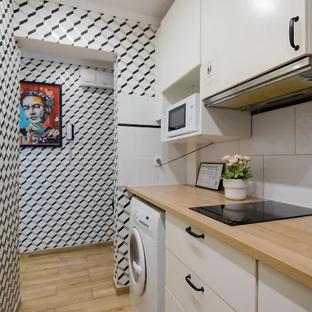 Unitapartments Rondo Onz 3-pokojowe W Centrum Warszawy 1-8 Osob Parking Metro Wifi Winda Warszawa