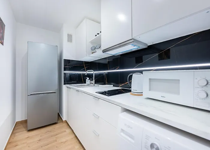 Unitapartments Rondo Onz 3-pokojowe W Centrum Warszawy 1-8 Osob Parking Metro Wifi Winda