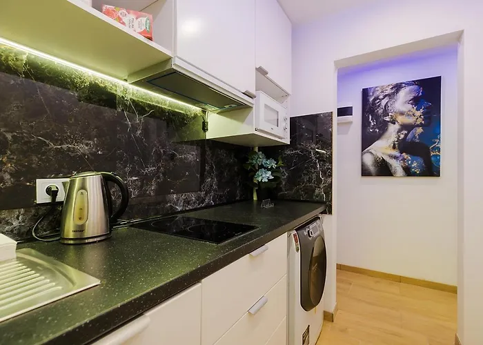 Unitapartments Rondo Onz 3-pokojowe W Centrum Warszawy 1-8 Osob Parking Metro Wifi Winda Apartment *