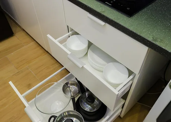 Unitapartments Rondo Onz 3-pokojowe W Centrum Warszawy 1-8 Osob Parking Metro Wifi Winda Apartment *