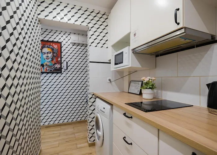 Unitapartments Rondo Onz 3-pokojowe W Centrum Warszawy 1-8 Osob Parking Metro Wifi Winda Warsaw