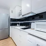 Unitapartments Rondo Onz 3-pokojowe W Centrum Warszawy 1-8 Osob Parking Metro Wifi Winda