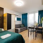 Апартаменты Unitapartments Rondo Onz 3-pokojowe W Centrum Warszawy 1-8 Osob Parking Metro Wifi Winda