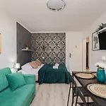 Апартаменты Unitapartments Rondo Onz 3-pokojowe W Centrum Warszawy 1-8 Osob Parking Metro Wifi Winda