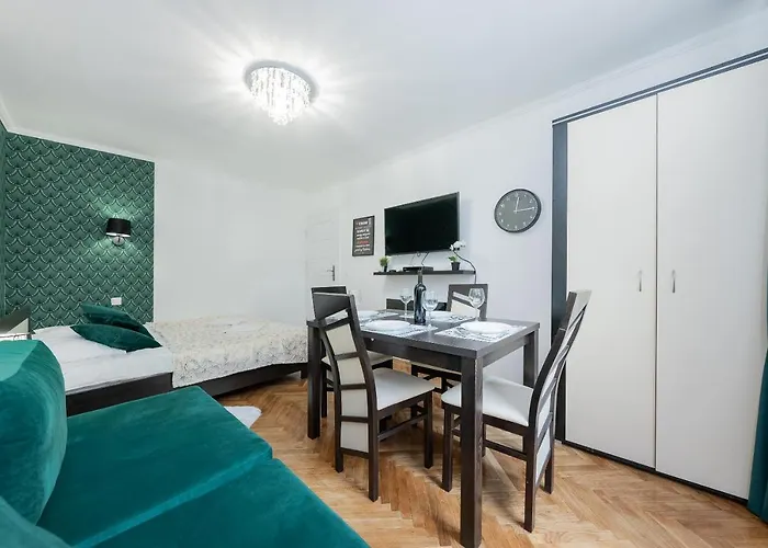 Unitapartments Rondo Onz 3-pokojowe W Centrum Warszawy 1-8 Osob Parking Metro Wifi Winda شقة وارسو