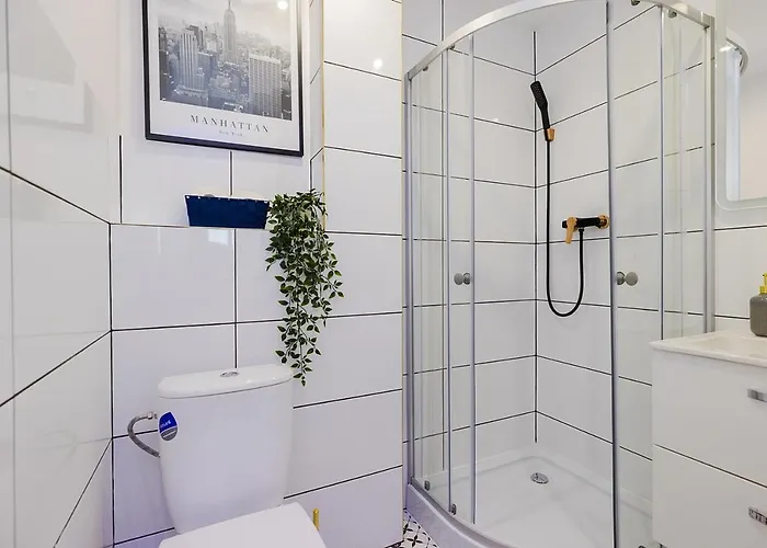 Unitapartments Rondo Onz 3-pokojowe W Centrum Warszawy 1-8 Osob Parking Metro Wifi Winda شقة