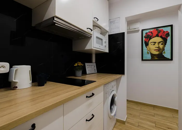 Unitapartments Rondo Onz 3-pokojowe W Centrum Warszawy 1-8 Osob Parking Metro Wifi Winda شقة *