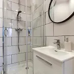 Διαμέρισμα Unitapartments Rondo Onz 3-pokojowe W Centrum Warszawy 1-8 Osob Parking Metro Wifi Winda