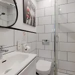 Διαμέρισμα Unitapartments Rondo Onz 3-pokojowe W Centrum Warszawy 1-8 Osob Parking Metro Wifi Winda *