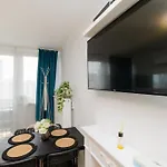 Διαμέρισμα Unitapartments Rondo Onz 3-pokojowe W Centrum Warszawy 1-8 Osob Parking Metro Wifi Winda Βαρσοβία