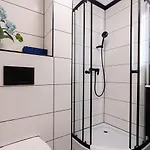 Apartment Unitapartments Rondo Onz 3-pokojowe W Centrum Warszawy 1-8 Osob Parking Metro Wifi Winda