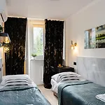 Unitapartments Rondo Onz 3-pokojowe W Centrum Warszawy 1-8 Osob Parking Metro Wifi Winda Apartment Warsaw