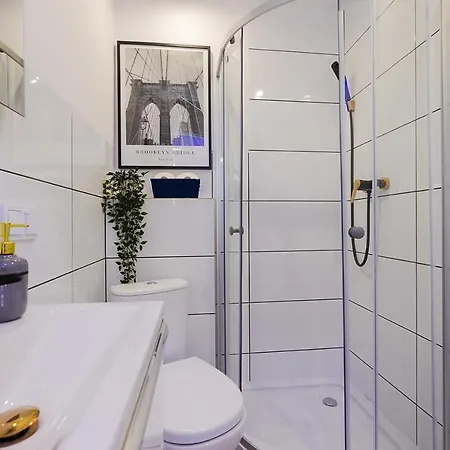 Apartment Unitapartments Rondo Onz 3-pokojowe W Centrum Warszawy 1-8 Osob Parking Metro Wifi Winda Warschau