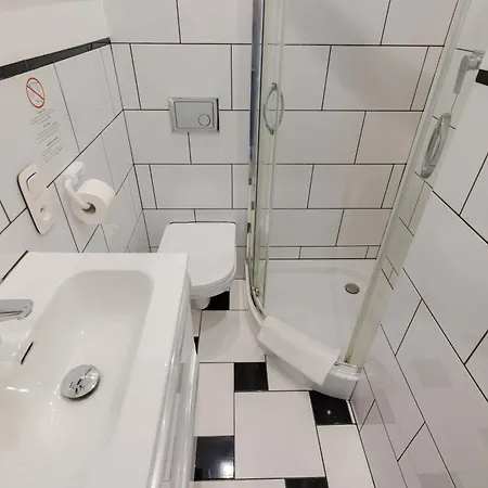 Unitapartments Rondo Onz 3-pokojowe W Centrum Warszawy 1-8 Osob Parking Metro Wifi Winda Варшава