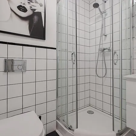 Unitapartments Rondo Onz 3-pokojowe W Centrum Warszawy 1-8 Osob Parking Metro Wifi Winda Апартаменты