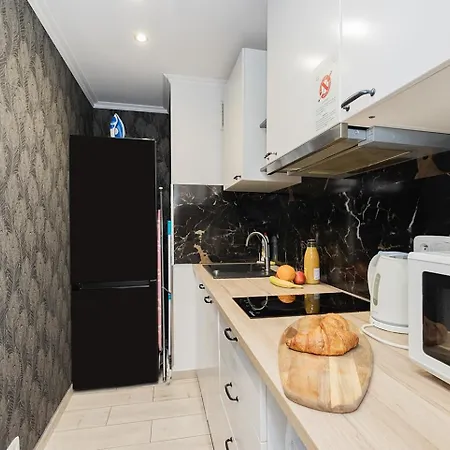 Unitapartments Rondo Onz 3-pokojowe W Centrum Warszawy 1-8 Osob Parking Metro Wifi Winda Апартаменты